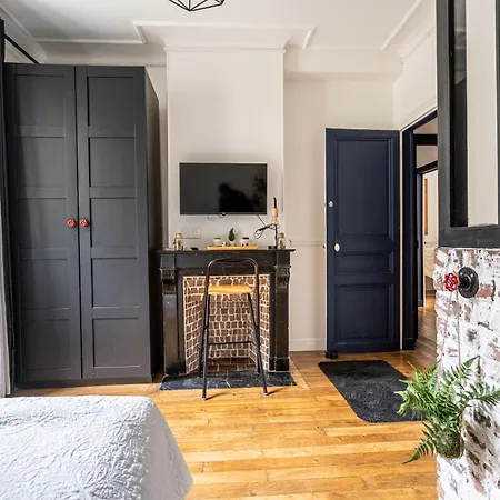 Homestay Au Marche Aux Puces De Ouen